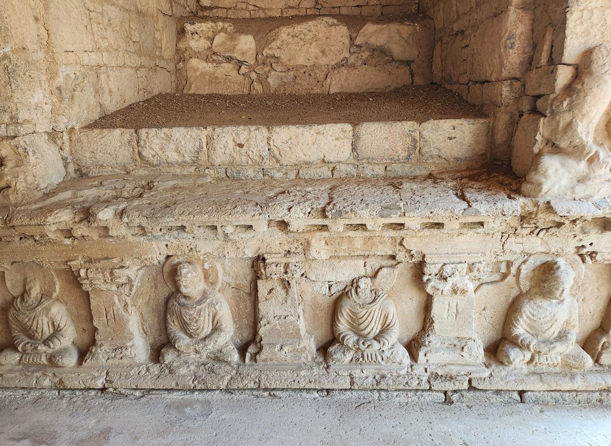 Stupa stupa niches
