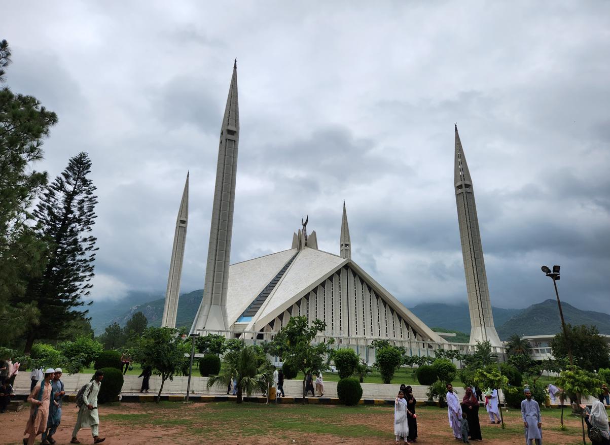 Faisal Mosque Close Up