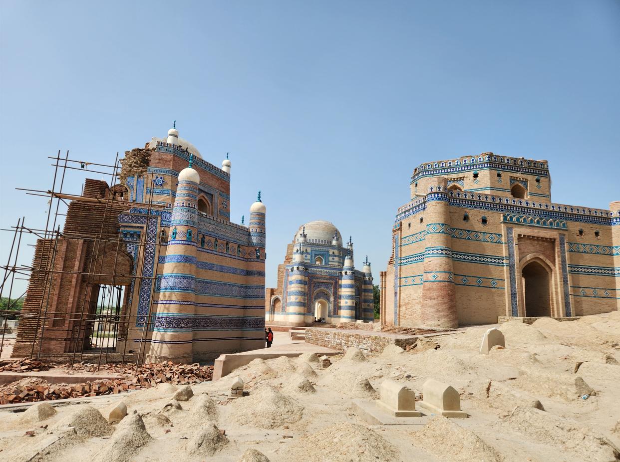 Tomb of Bibi Jawindi
