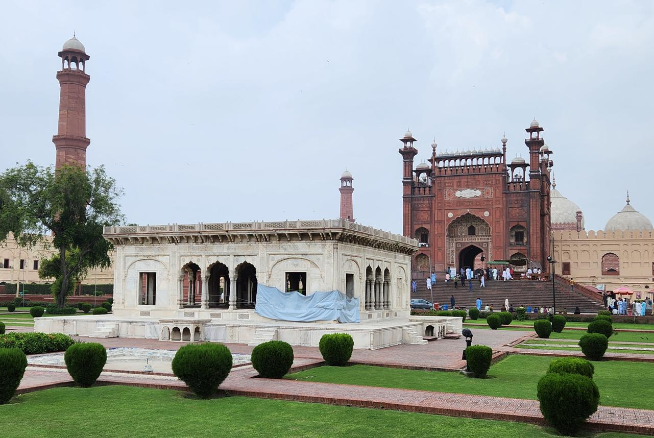 Badshahi Mosque