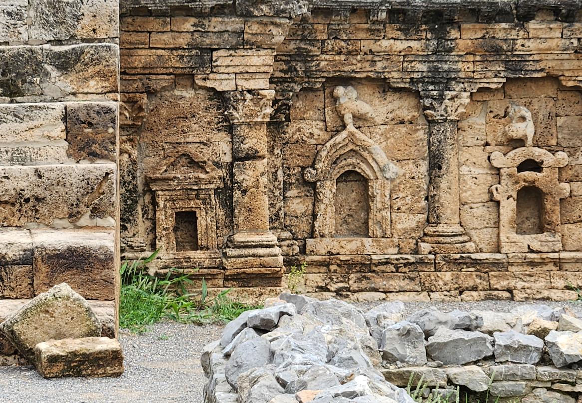 Detailed brick structures