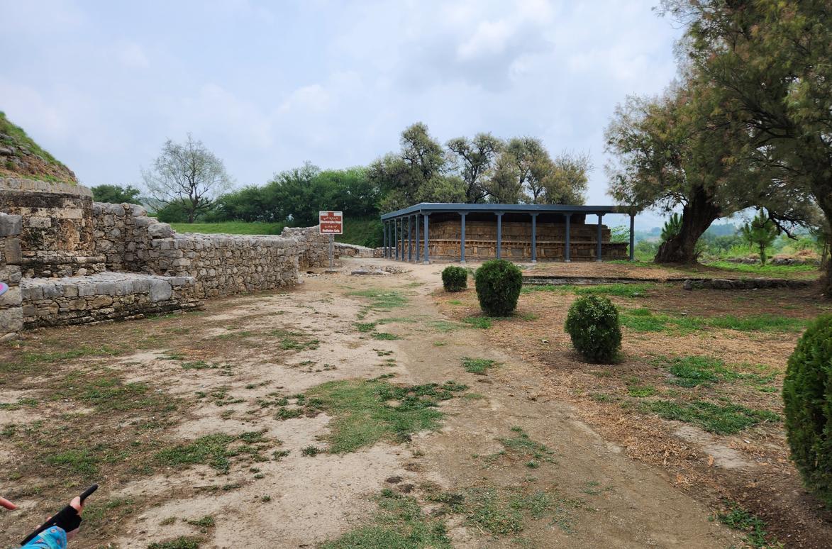 Stupa perimeter wall foundations