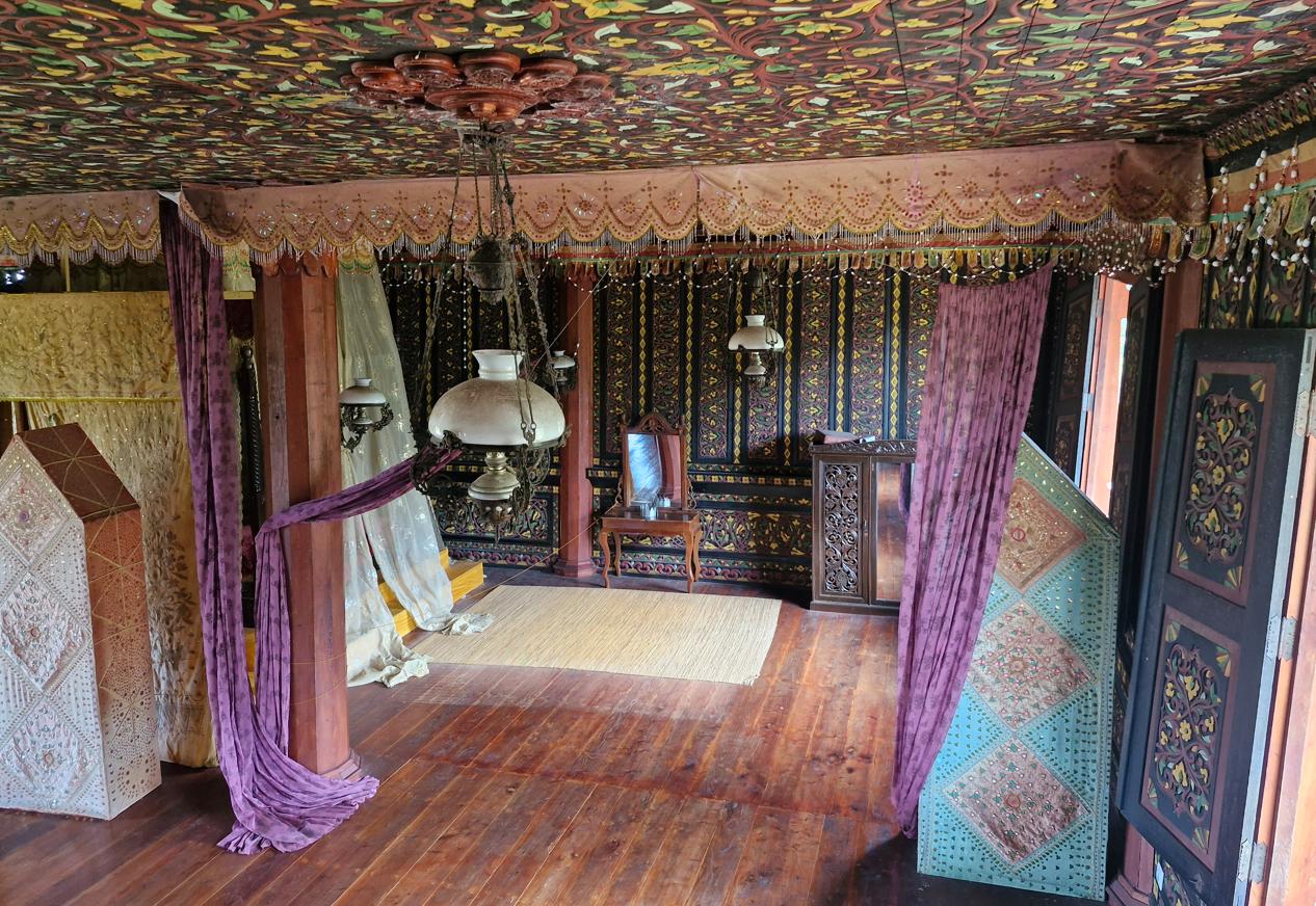 Pagaruyung Palace interior