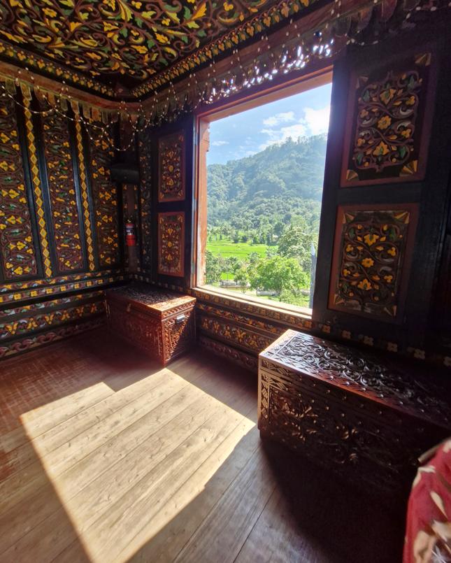 Palace Chamber