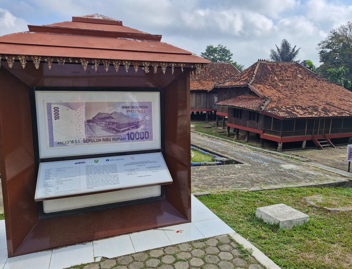 Traditional Architecture Display